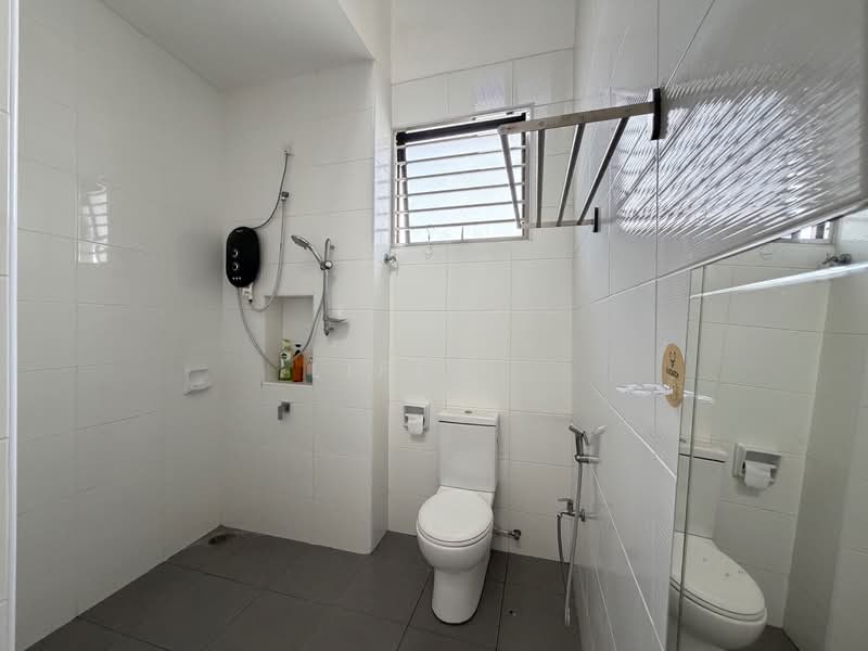 Terraced House for Sale in Johor Bahru (Johor) - Lifen . - Bathroom - PropertyGuru.com.my