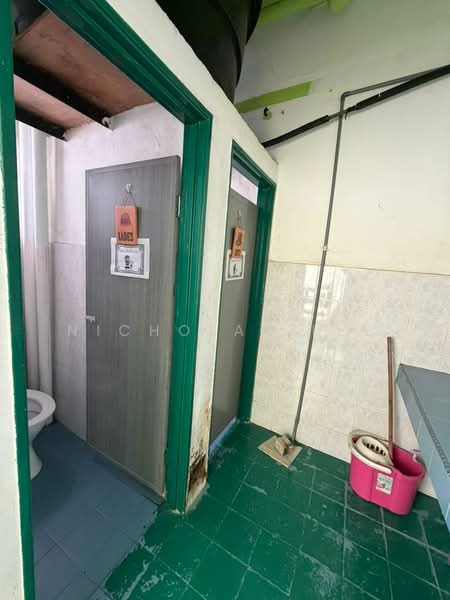 Shop / Office for Sale in Rawang (Selangor) - Nicholas Lee - Bathroom - PropertyGuru.com.my