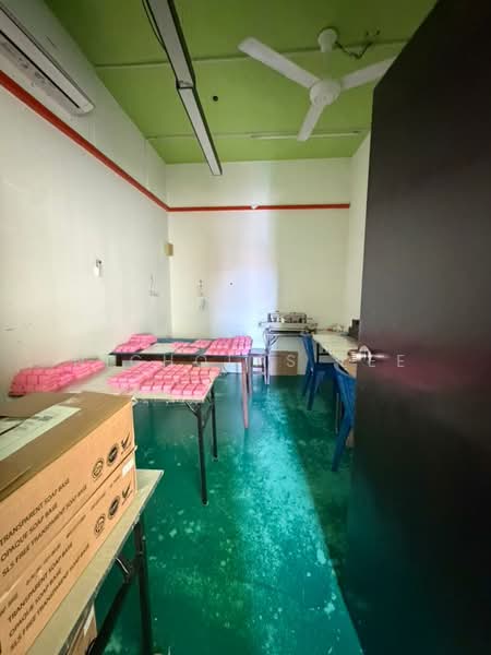 Shop / Office for Sale in Rawang (Selangor) - Nicholas Lee - Interior - PropertyGuru.com.my