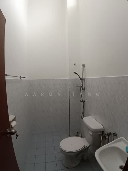 2-storey Terraced House for Rent in Bandar Sri Damansara (Selangor) - Aaron Tang - Bathroom - PropertyGuru.com.my