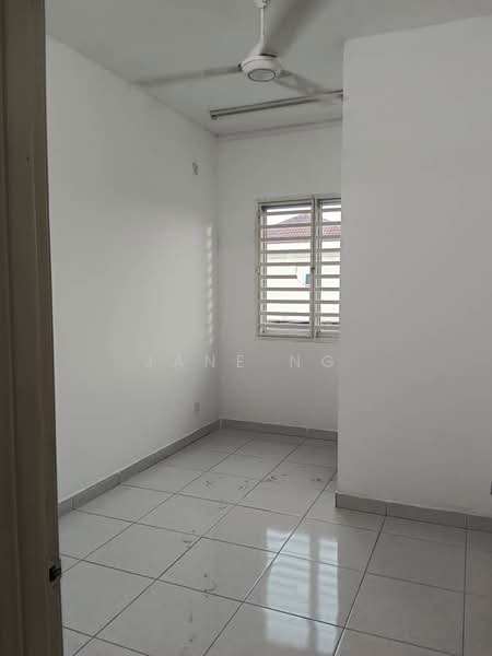 Taman Brokoli Indah untuk Untuk Disewa - RM 1,400 /bulan, Mac 2026 - Bedroom - PropertyGuru.com.my