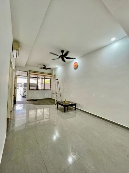 Taman Daya untuk Untuk Disewa - RM 1,800 /bulan, Mac 2026 - Living Room - PropertyGuru.com.my