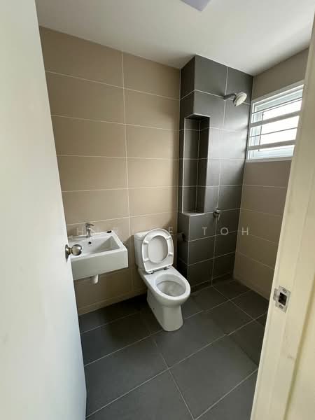 Aquamarine Phase 2C @ Taman Putra Prima untuk Untuk Disewa - RM 1,700 /bulan, Mac 2026 - Bathroom - PropertyGuru.com.my