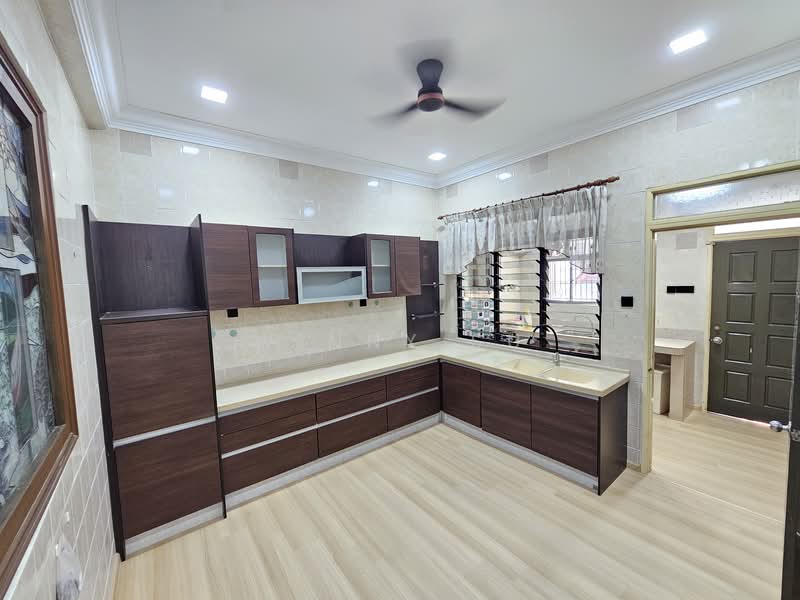 2-storey Terraced House for Rent in Bukit Jelutong (Shah Alam) - Winny Su - Kitchen - PropertyGuru.com.my