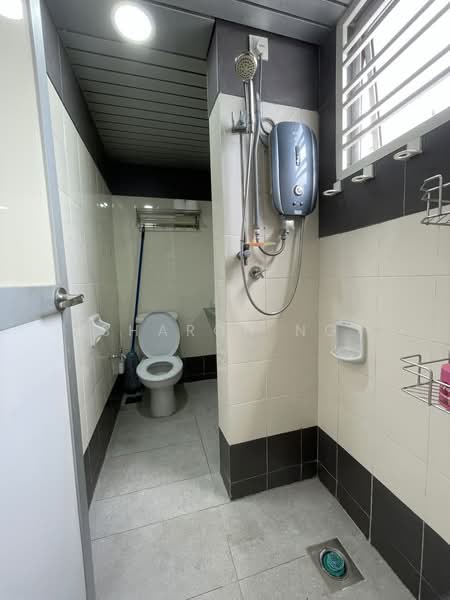 Service Residence for Sale at The Embassy (Bangunan Duta Impian) - Sharon Ng - Bathroom - PropertyGuru.com.my