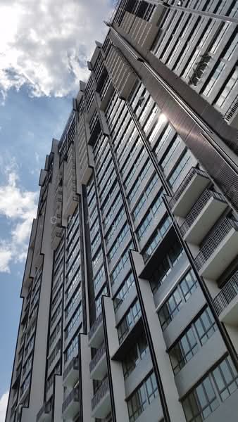 Kediaman Servis untuk Disewa di i-Residence @ i-City - Chan Yew Ken - Exterior - PropertyGuru.com.my