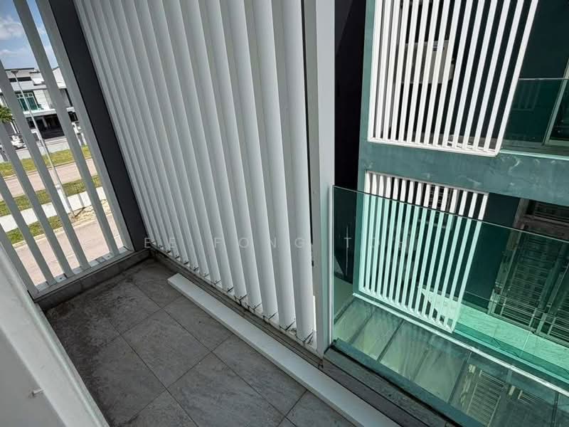 Cluster House for Sale in Mutiara Rini (Skudai) - Ee Fong Toh - Balcony - PropertyGuru.com.my