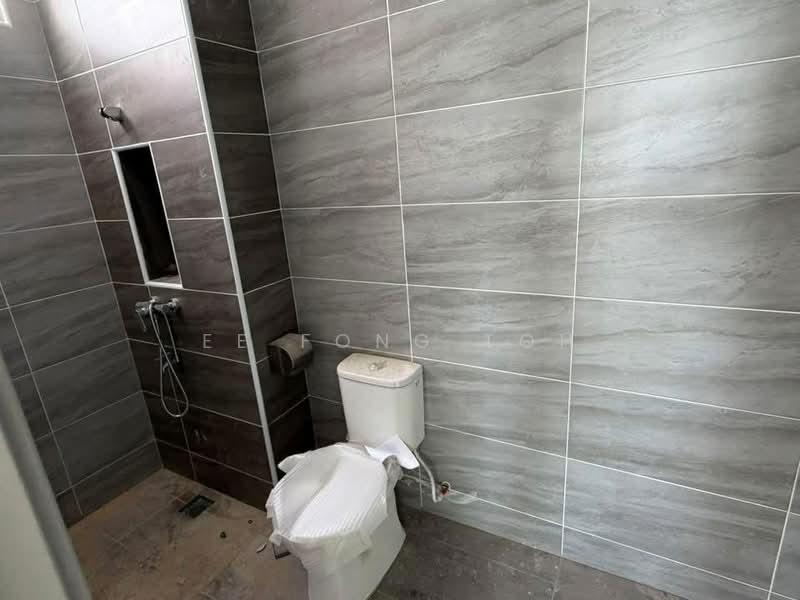 Cluster House for Sale in Mutiara Rini (Skudai) - Ee Fong Toh - Bathroom - PropertyGuru.com.my