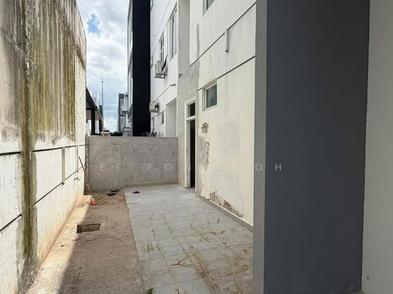 Cluster House for Sale in Mutiara Rini (Skudai) - Ee Fong Toh - Exterior - PropertyGuru.com.my