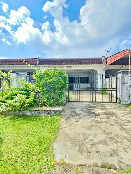 1-storey Terraced House for Sale in Taman Dato Penggawa Barat (Tampoi) - Sharon Ng - Exterior - PropertyGuru.com.my