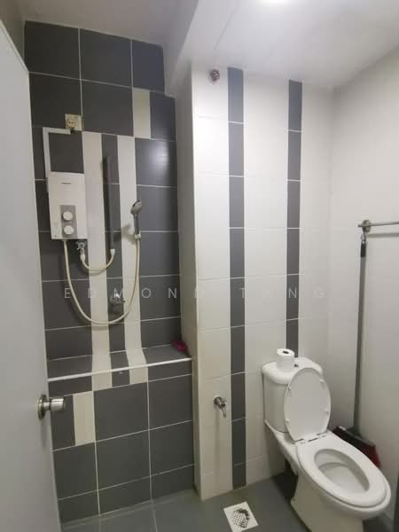 Service Residence for Rent at D'Ambience Residences (Pangsapuri Ikatan Flora) - Edmond Tang - Bathroom - PropertyGuru.com.my