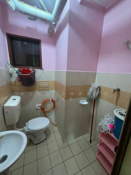 Flat for Rent at Taman Impian Skudai - Hong Charng Lee - Bathroom - PropertyGuru.com.my