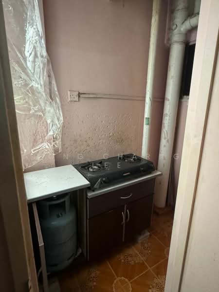 Flat for Rent at Taman Impian Skudai - Hong Charng Lee - Kitchen - PropertyGuru.com.my