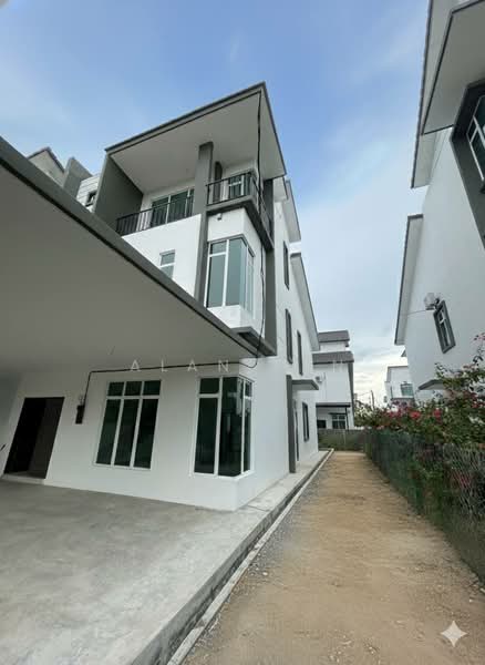 Semi-Detached House for Sale in Air Putih (Kuantan) - Alan Tan - Exterior - PropertyGuru.com.my