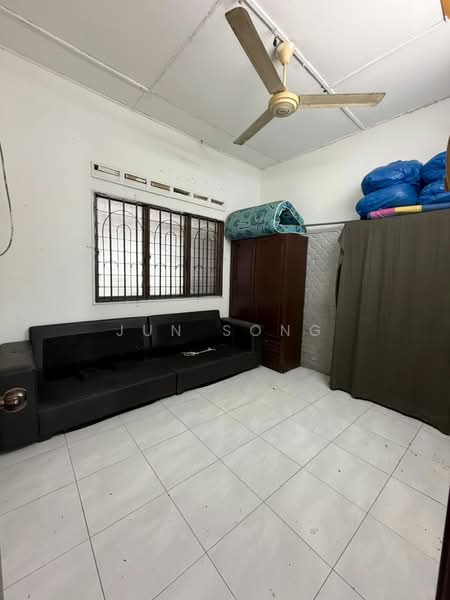 1-storey Terraced House for Sale in Taman Johor Jaya (Johor Bahru) - Jun Song - Living Room - PropertyGuru.com.my