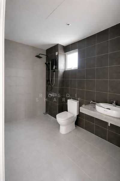 2-storey Terraced House for Sale in Bandar Country Homes (Rawang) - Rosdi Sharif - Bathroom - PropertyGuru.com.my
