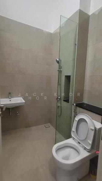 Semi-Detached House for Rent in Shah Alam (Selangor) - Jack Khor Phor Jiing - Bathroom - PropertyGuru.com.my