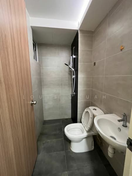 Condominium for Rent at QuayWest Residence - Louis Chuah - Bathroom - PropertyGuru.com.my
