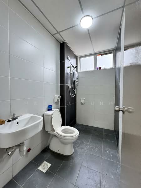 Larkin Heights untuk Untuk Disewa - RM 1,700 /bulan, Mac 2026 - Bathroom - PropertyGuru.com.my