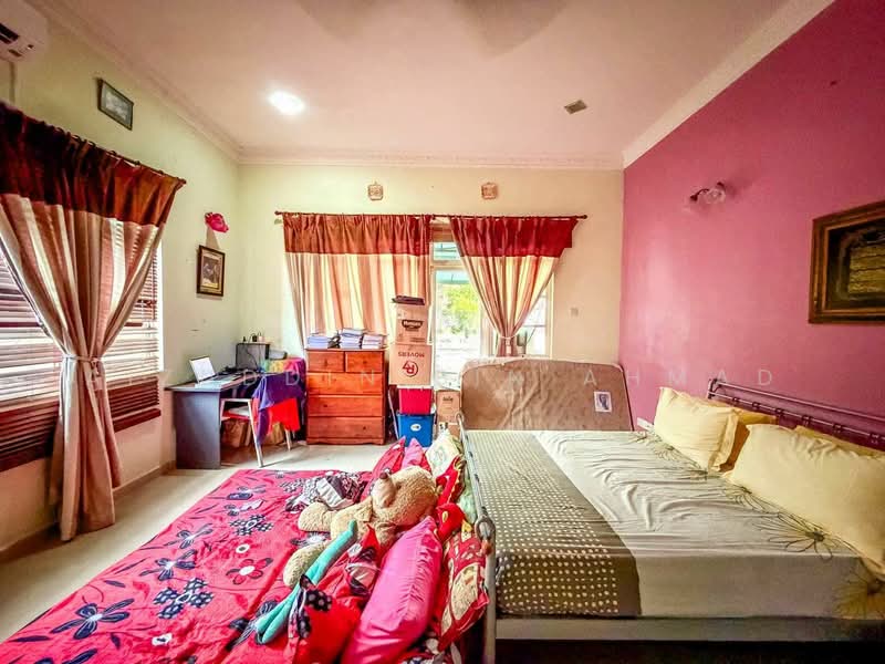 Bungalow for Sale in Country Heights (Kajang) - Aizuddin bin Ahmad - Bedroom - PropertyGuru.com.my