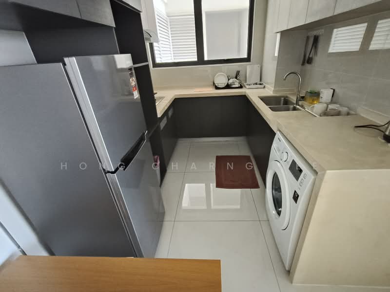 Royal Strand @ Country Garden Danga Bay untuk Untuk Disewa - RM 2,400 /bulan, Mac 2026 - Kitchen - PropertyGuru.com.my