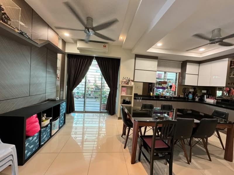 Rumah Teres 2 Tingkat untuk Dijual di Setia Ecohill (Semenyih) - CK Law - Living Room - PropertyGuru.com.my