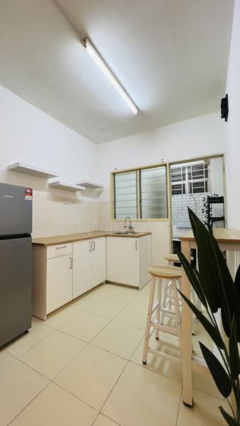 Condominium for Rent at Platinum Lake PV 12 - Brandon Chin - Kitchen - PropertyGuru.com.my