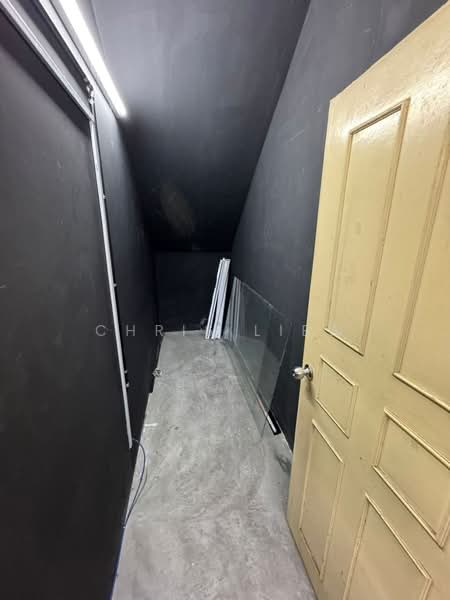 Shop for Rent in Taman Gaya (Ulu Tiram) - Chris Liew - Interior - PropertyGuru.com.my