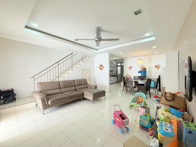 Setia Indah 11 untuk Untuk Dijual - RM 625,000, Mac 2026 - Living Room - PropertyGuru.com.my