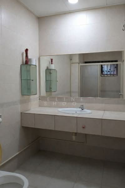 Terraced House for Sale in Bandar Kinrara Seksyen 5 (Bandar Kinrara) - Celine Shoo - Bathroom - PropertyGuru.com.my