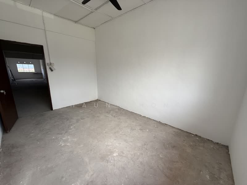 Shop for Rent in Taman Bunga Raya (Semenyih) - Shaun Chong - Interior - PropertyGuru.com.my