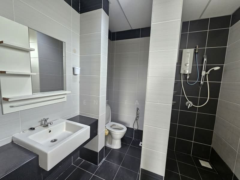 Kondominium untuk Disewa di Green Terrain (Prima Villa) - Kent Fatt - Bathroom - PropertyGuru.com.my