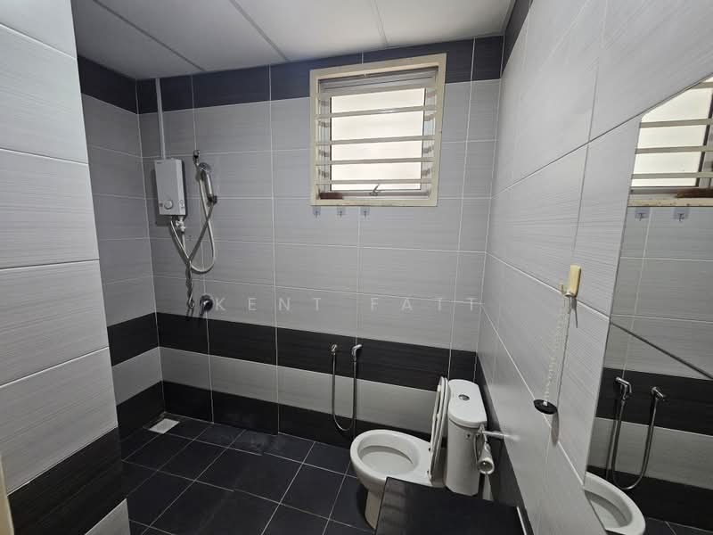 Kondominium untuk Disewa di Green Terrain (Prima Villa) - Kent Fatt - Bathroom - PropertyGuru.com.my