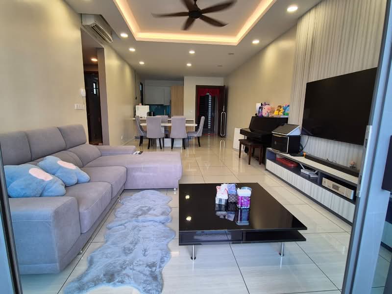 Queens Residences Q1 @ Queens Waterfront untuk Untuk Dijual - RM 1,550,000, Apr 2026 - Living Room - PropertyGuru.com.my