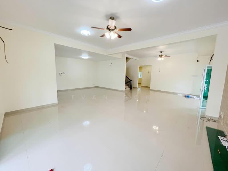Semi-Detached House for Sale in Bandar Puteri Puchong (Puchong) - Evan Goh - Living Room - PropertyGuru.com.my