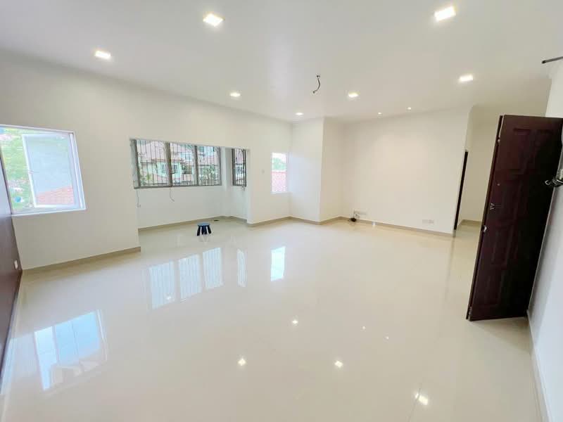 Semi-Detached House for Sale in Bandar Puteri Puchong (Puchong) - Evan Goh - Living Room - PropertyGuru.com.my