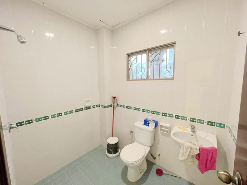 Semi-Detached House for Sale in Bandar Puteri Puchong (Puchong) - Evan Goh - Bathroom - PropertyGuru.com.my