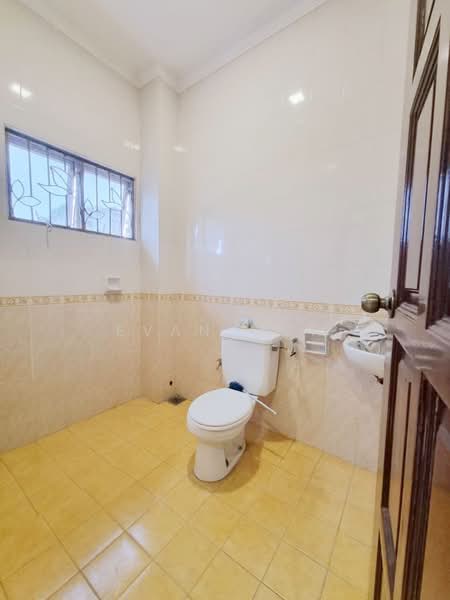 Semi-Detached House for Sale in Bandar Puteri Puchong (Puchong) - Evan Goh - Bathroom - PropertyGuru.com.my