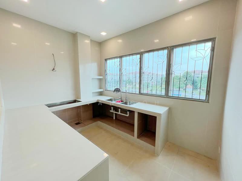 Semi-Detached House for Sale in Bandar Puteri Puchong (Puchong) - Evan Goh - Kitchen - PropertyGuru.com.my