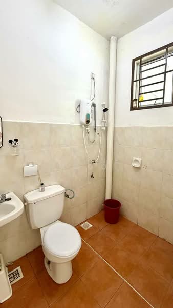 Taman Pelangi Indah untuk Untuk Dijual - RM 688,000, Mac 2026 - Bathroom - PropertyGuru.com.my