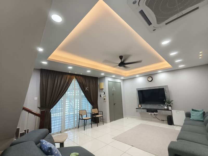 Rumah Teres 2 Tingkat untuk Dijual di Taman Tiara East (Semenyih) - KK Sah - Living Room - PropertyGuru.com.my