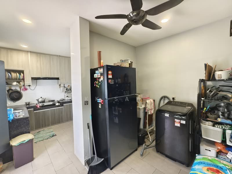 Rumah Teres 2 Tingkat untuk Dijual di Taman Tiara East (Semenyih) - KK Sah - Kitchen - PropertyGuru.com.my
