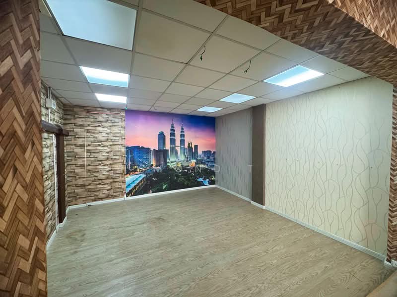 Untuk Dijual - Kepala Batas