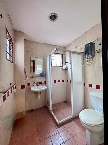 Semi-Detached House for Sale in Bandar Botanic (Klang) - John Tee - Bathroom - PropertyGuru.com.my