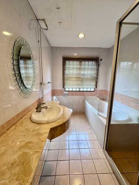 Semi-Detached House for Sale in Bandar Botanic (Klang) - John Tee - Bathroom - PropertyGuru.com.my