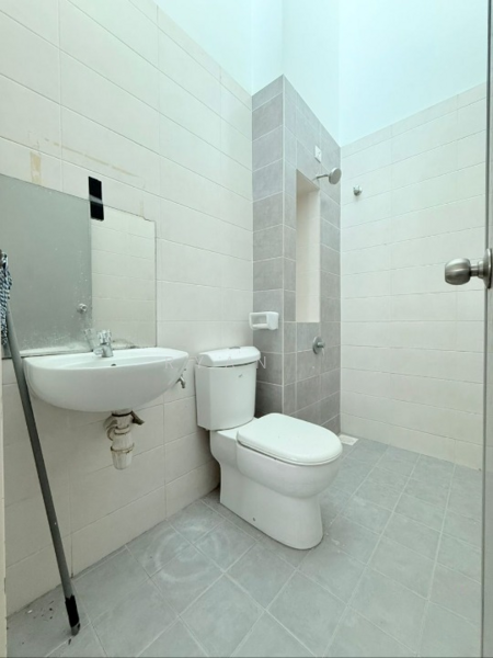 2-storey Terraced House for Sale in Setia Alam (Selangor) - Ryan . - Bathroom - PropertyGuru.com.my