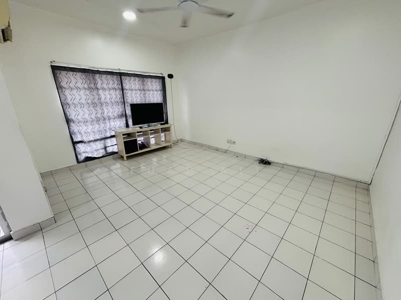 Condominium for Rent at Saujana Aster - Fuad Ali - Living Room - PropertyGuru.com.my
