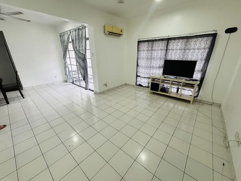 Condominium for Rent at Saujana Aster - Fuad Ali - Living Room - PropertyGuru.com.my