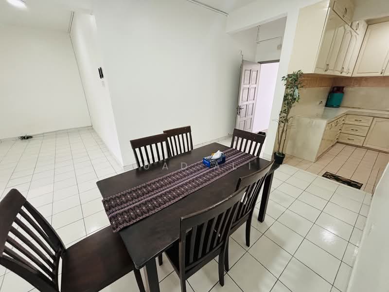 Condominium for Rent at Saujana Aster - Fuad Ali - Dining Room - PropertyGuru.com.my