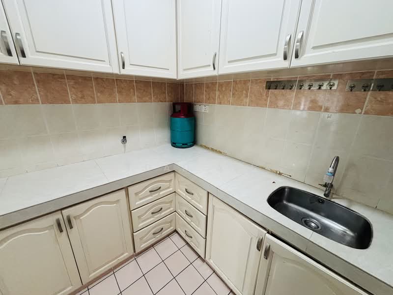 Condominium for Rent at Saujana Aster - Fuad Ali - Kitchen - PropertyGuru.com.my